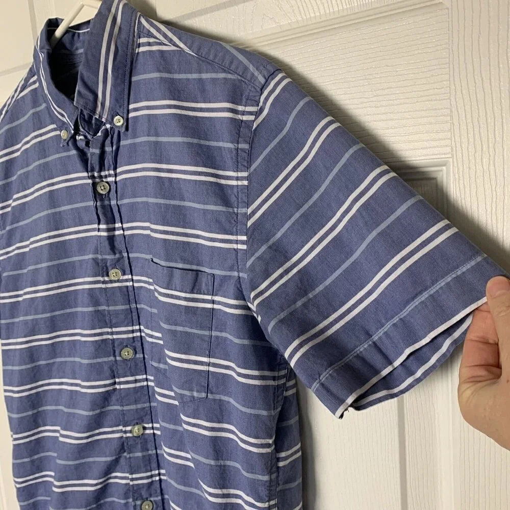 J. Crew Mens S Blue White Striped Short Sleeves Classic Fit Button Down Shirt